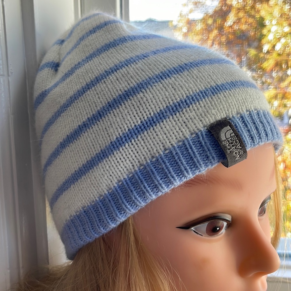 Girls’ North Face reversible winter hat